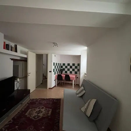 Casa Elizabeth Centromare Apartment *