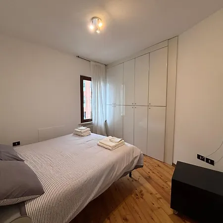 Casa Elizabeth Centromare Apartment *